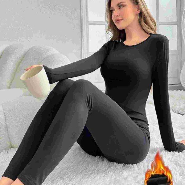 طقم ملابس داخلية حرارية نسائية ذات لون نقي