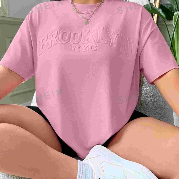 E.B EZwear تي شيرت للنساء بياقة دائرية وطباعة حرفية منقوشة ومقاس كبير